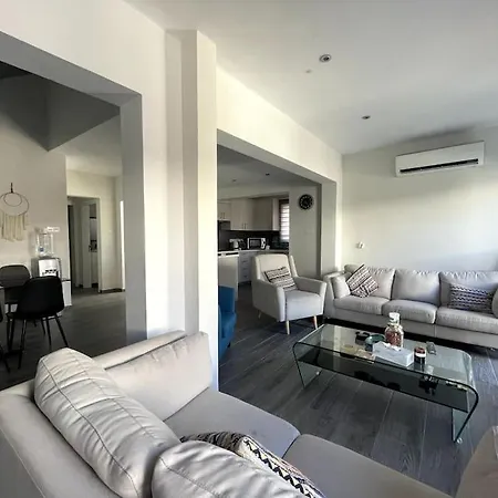 Private With View بيت للعطل *